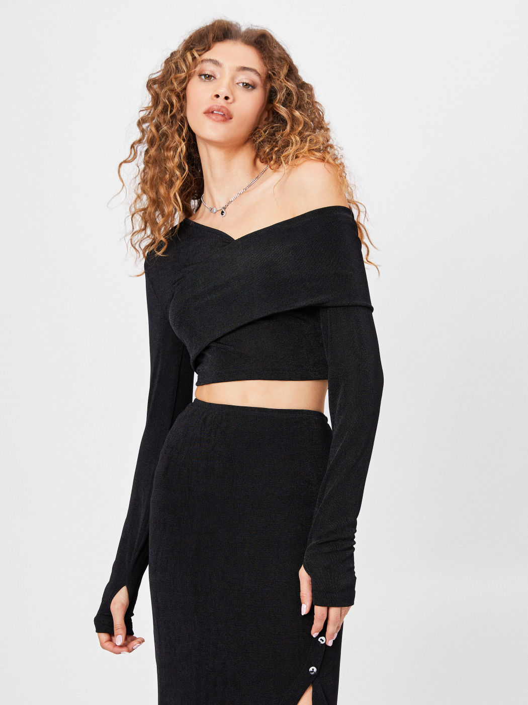  Asymmetrisches schulterfreies Crop Top