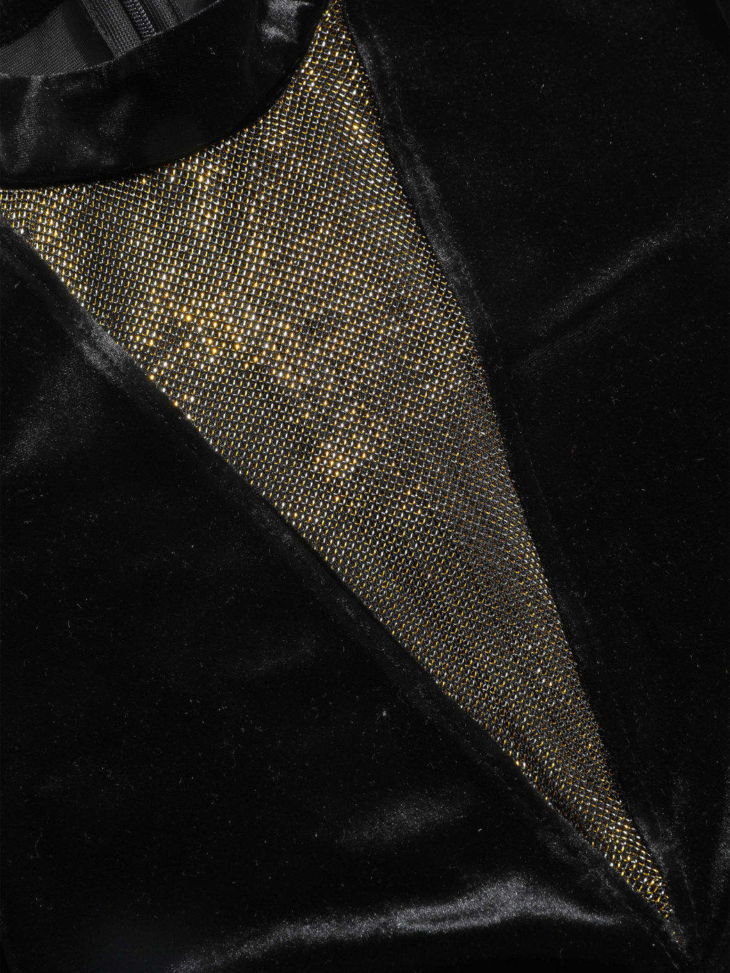 Geteiltes Midikleid aus Samt mit Kunstpelzbesatz