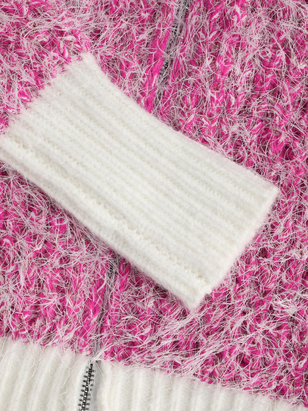 Strickjacke mit flauschigem Kragen