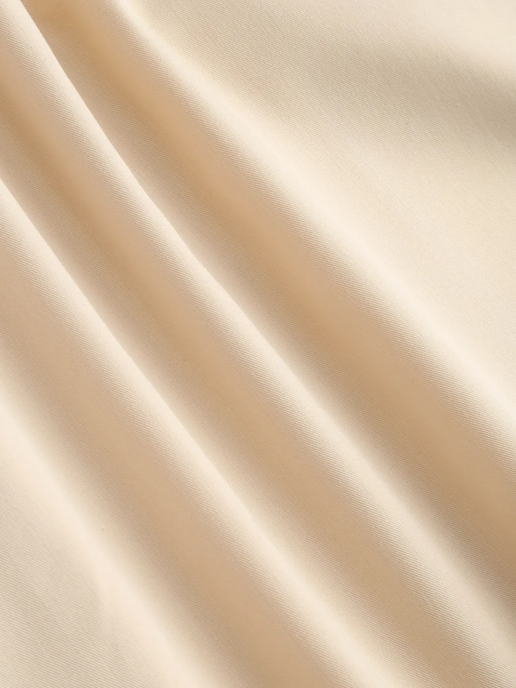  Einfarbiges Kleid mit Kerbkragen und Knopfleiste