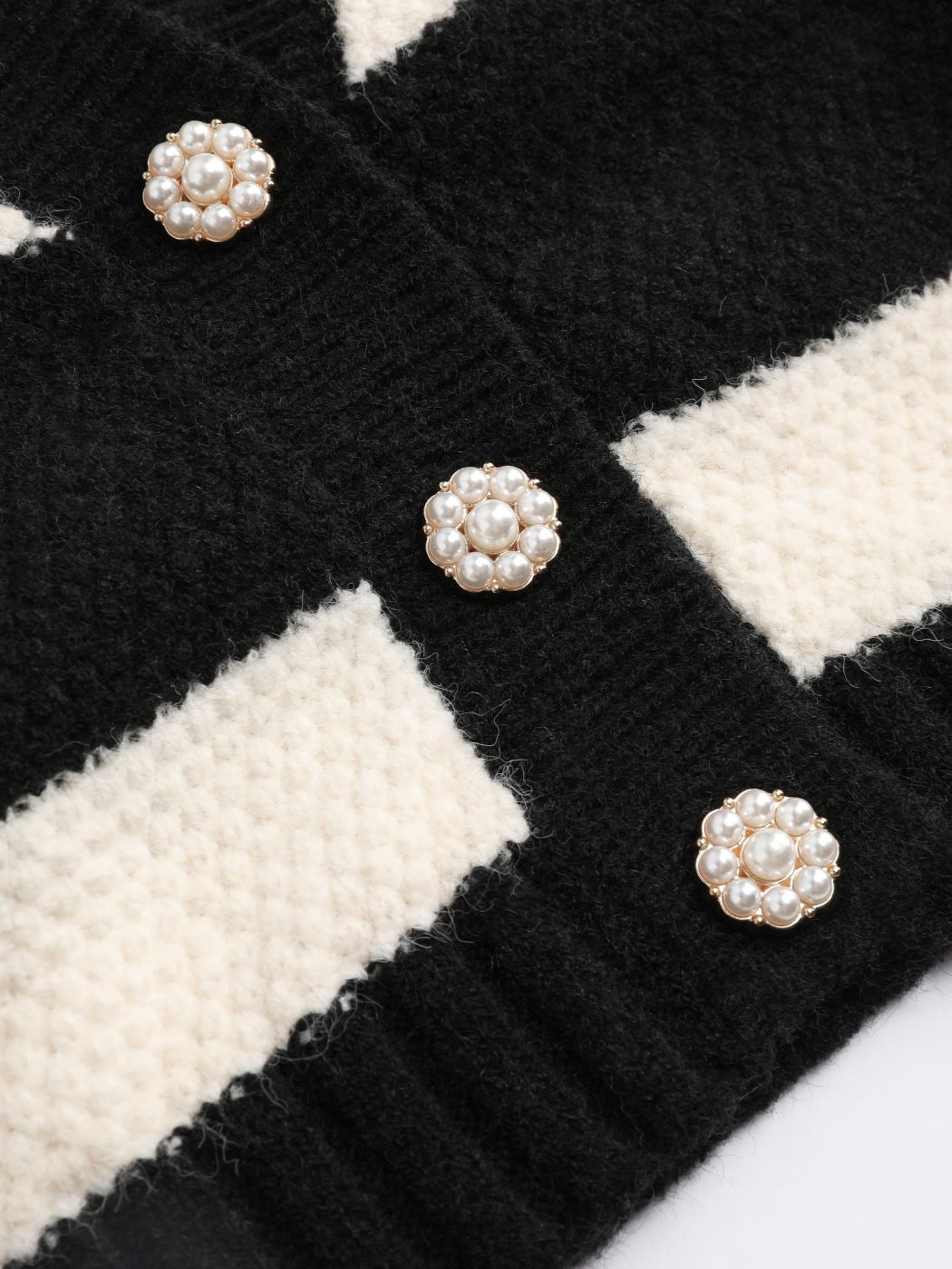 Gestreifte Crop-Pullover-Weste mit Knöpfen und V-Ausschnitt