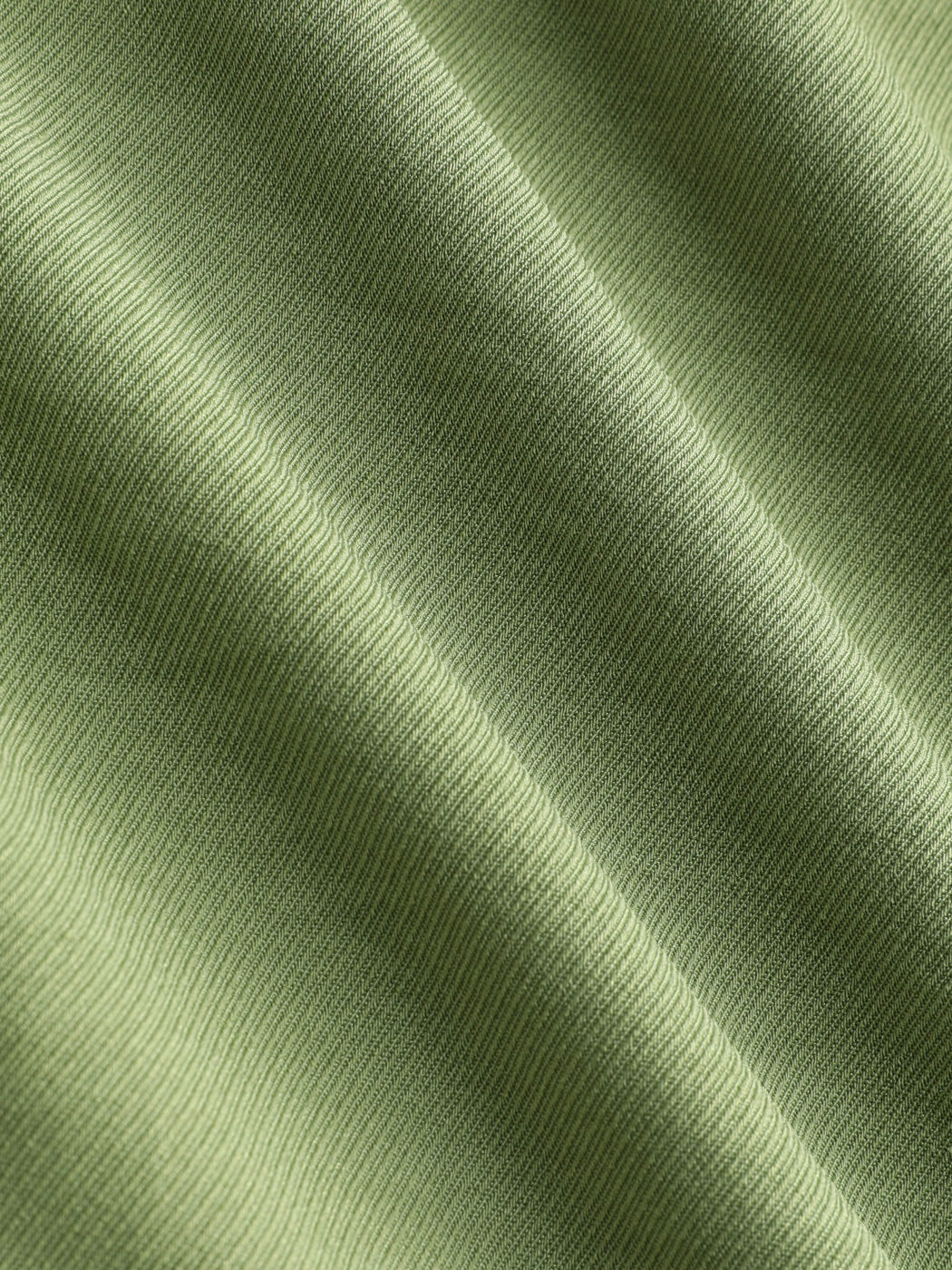 Fester Playsuit mit langem Ärmelkragen