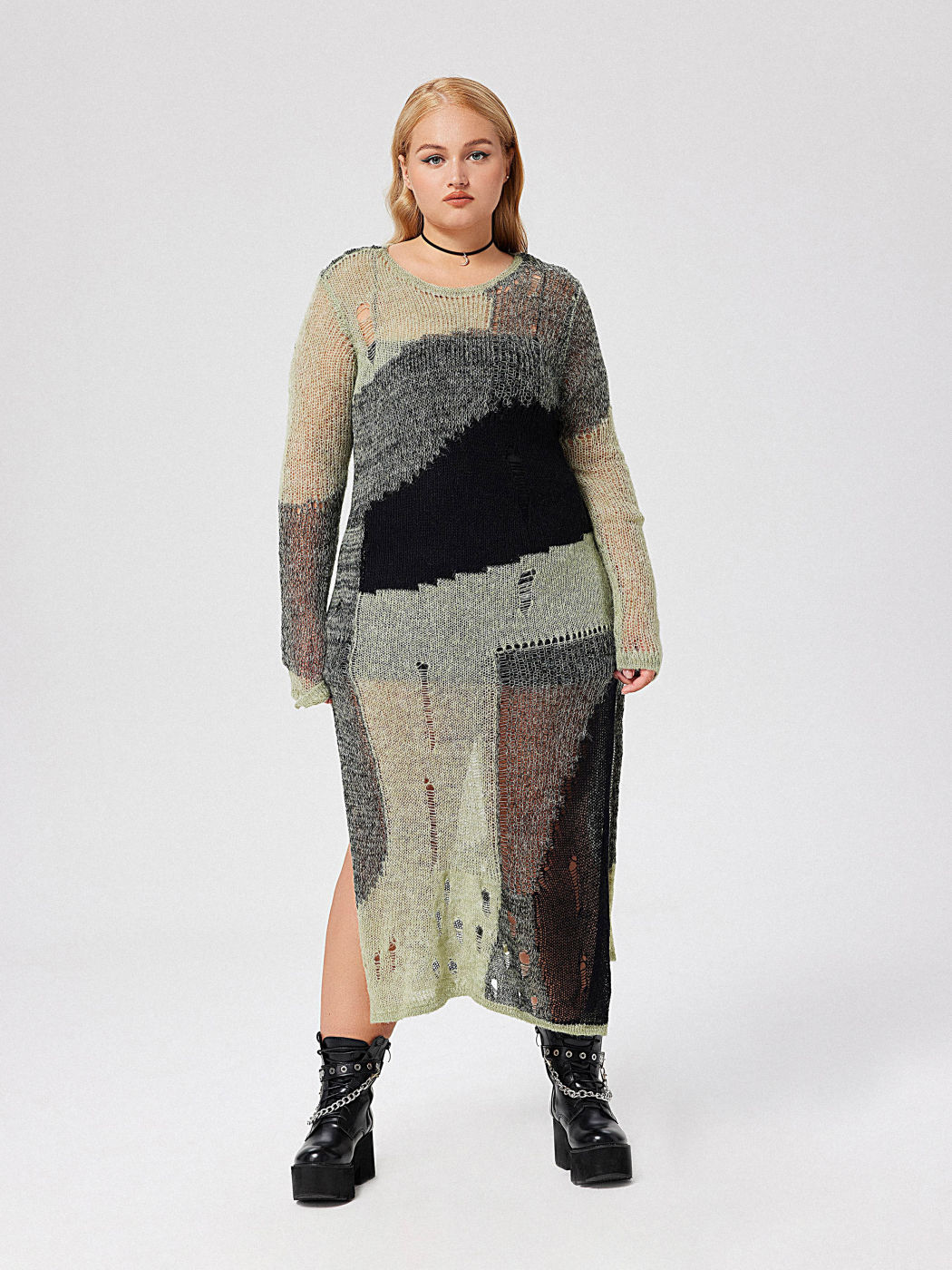 Midikleid aus Patchwork-Strick mit Rissen Kurve & Plus
