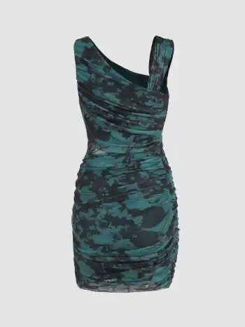 Einfarbiges Netzkleid mit asymmetrischem Halsausschnitt