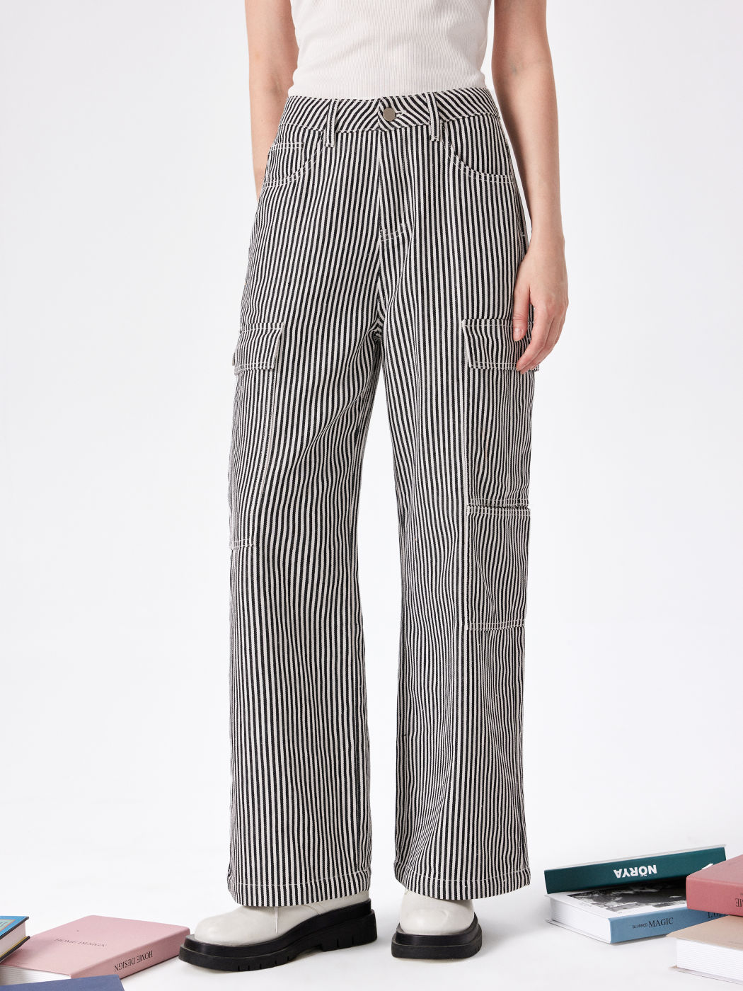  Gestreifte Cargohose mit Seitentaschen
