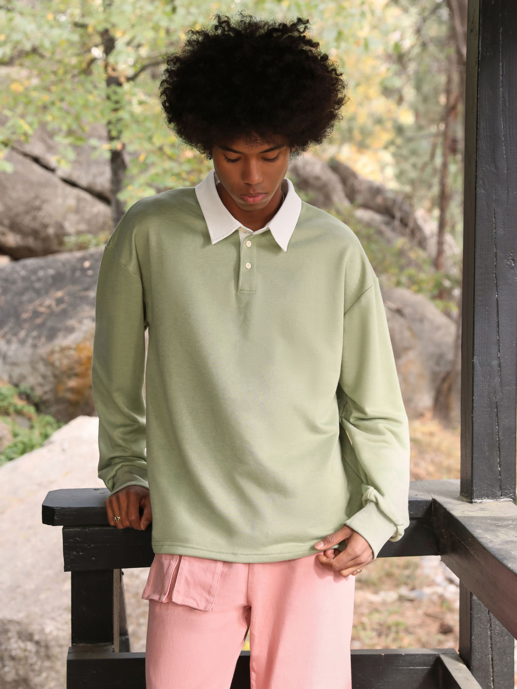Unisex-Sweatshirt mit kontrastierendem Kragen