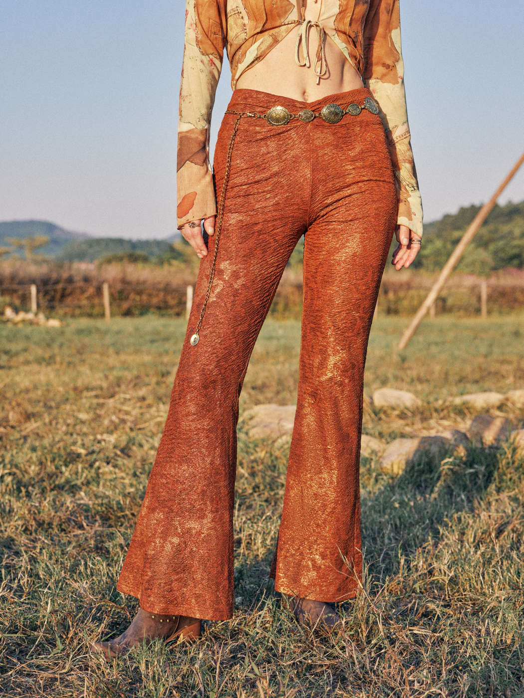 Jeans acampanados Naranja – Fashion Styled