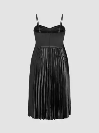 Cami-Plissee-Maxikleid Kurve & Plus