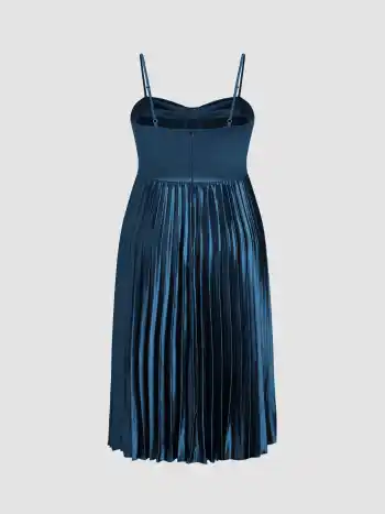 Cami-Plissee-Maxikleid Kurve & Plus