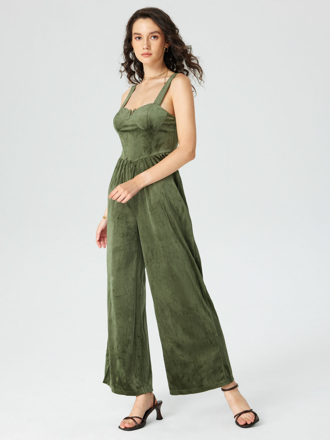 V-förmiger Jumpsuit aus festem Samt