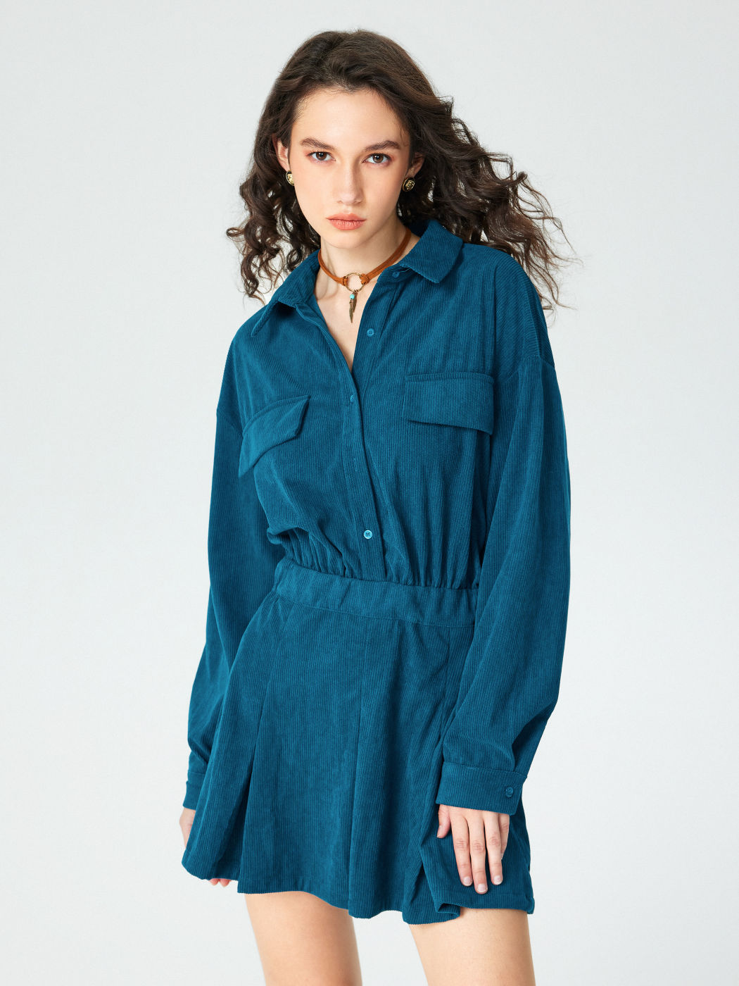 Cord Minikleid mit festem Kragen