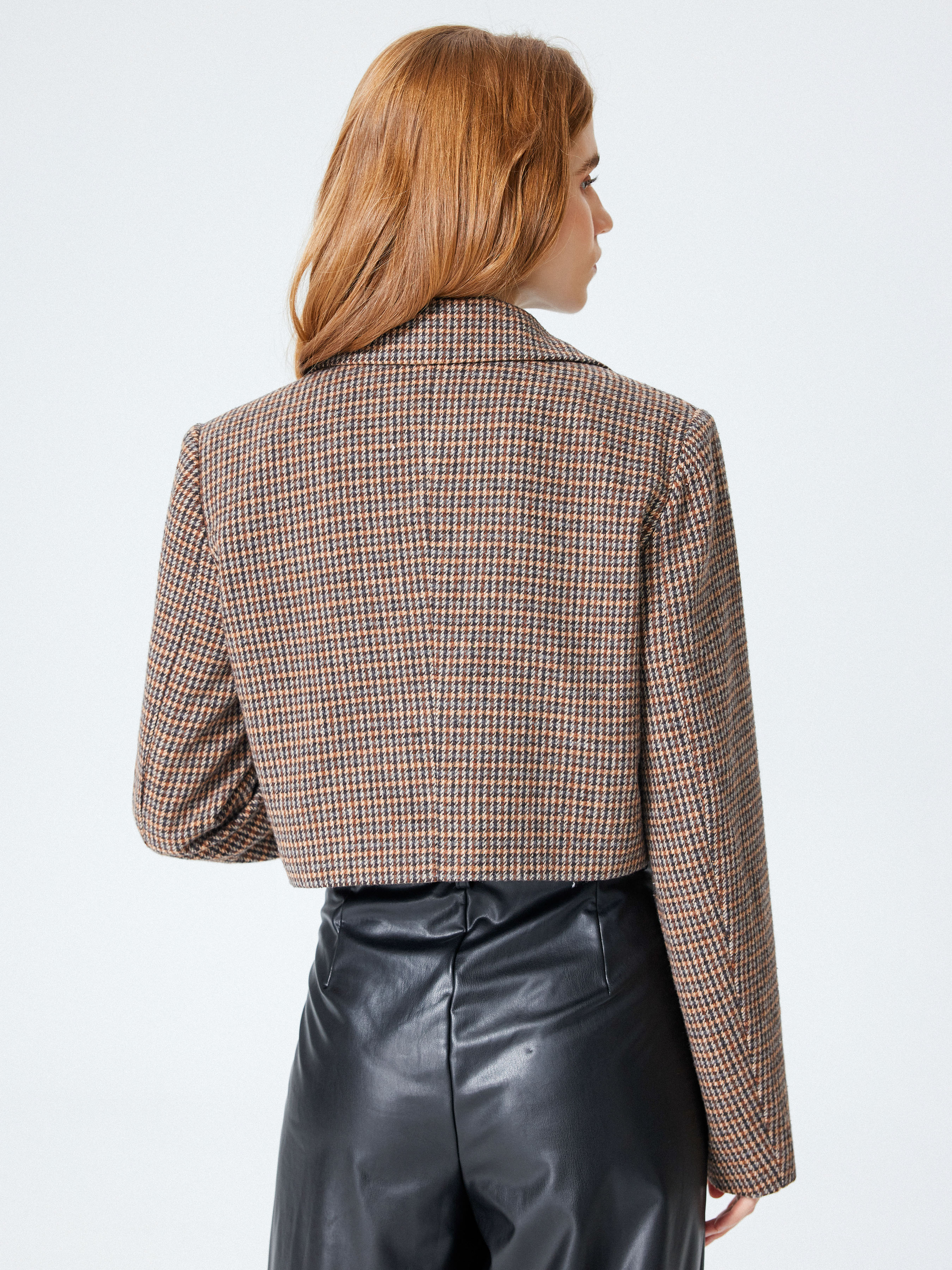 Tweed Tweed Check Collar Crop Blazer For Exhibition Work Tweed Tweed Check Collar Crop Blazer For Exhibition Work