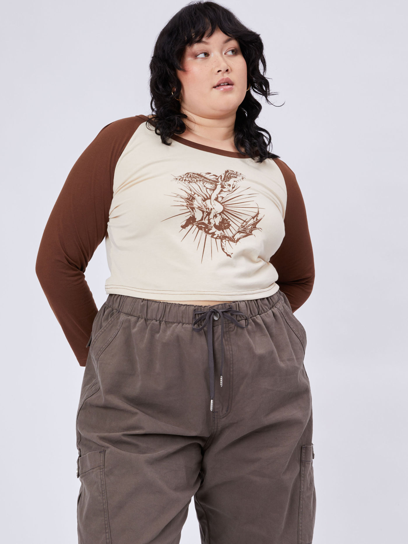Contrasting Figure Crop Top Curve & Plus