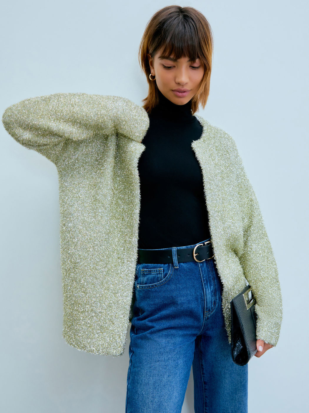 Feste, flauschige Strickjacke