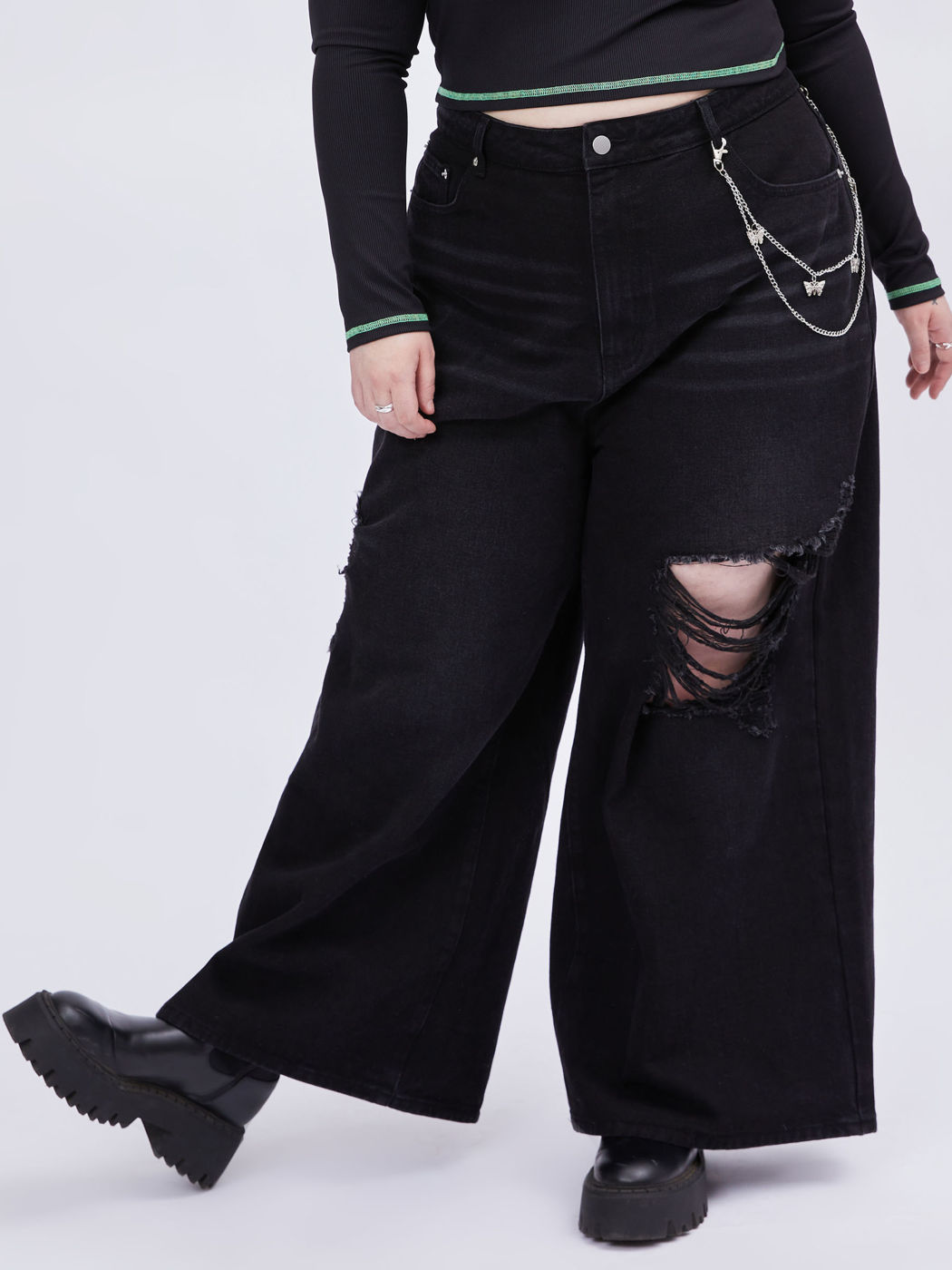 Ripped Jeans With Butterfly Chain Curve & Plus Cider