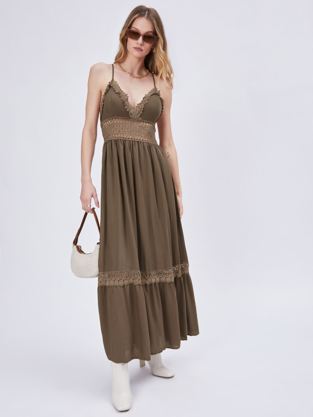 Einfarbiges Maxikleid mit Spitzenrand und Etagen