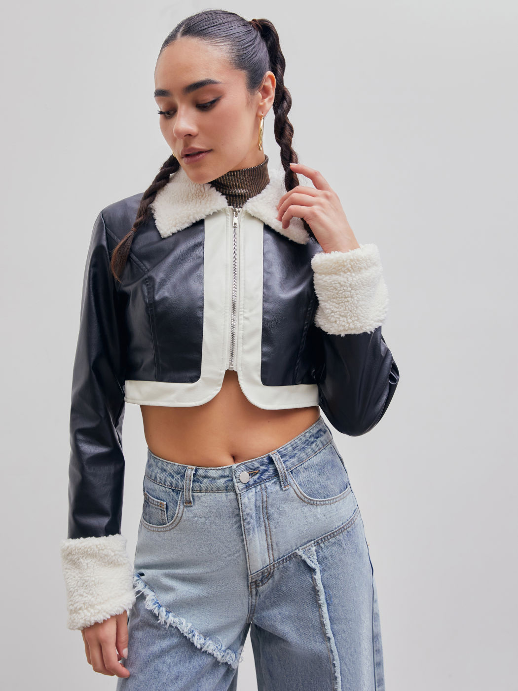 Kurze PU-Jacke mit Patchy-Reißverschlusskragen