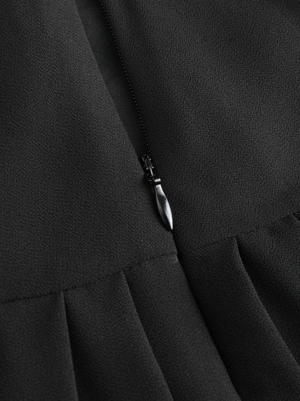 Woven Solid Pleated Mini Skirt