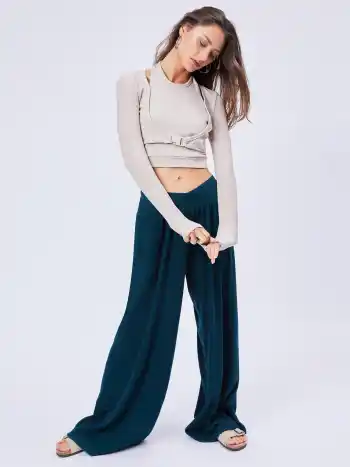 Langärmliges Schnallen-Crop Top