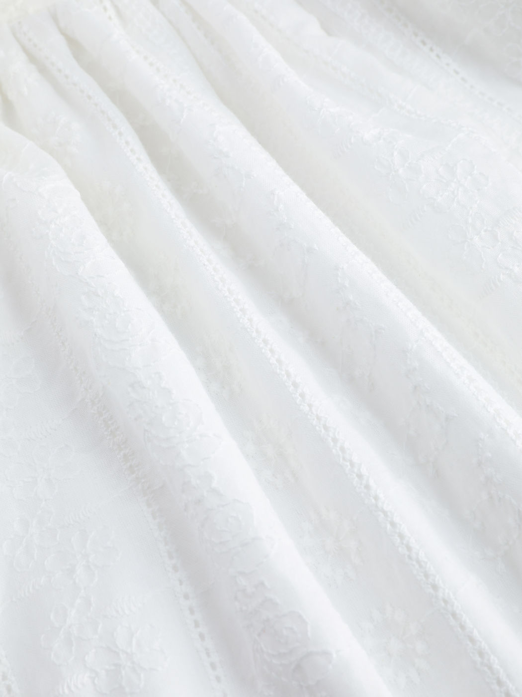 Rüschen-Minikleid mit eckigem Ausschnitt