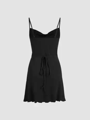 Einfarbiges, geknotetes Minikleid mit Salatbesatz