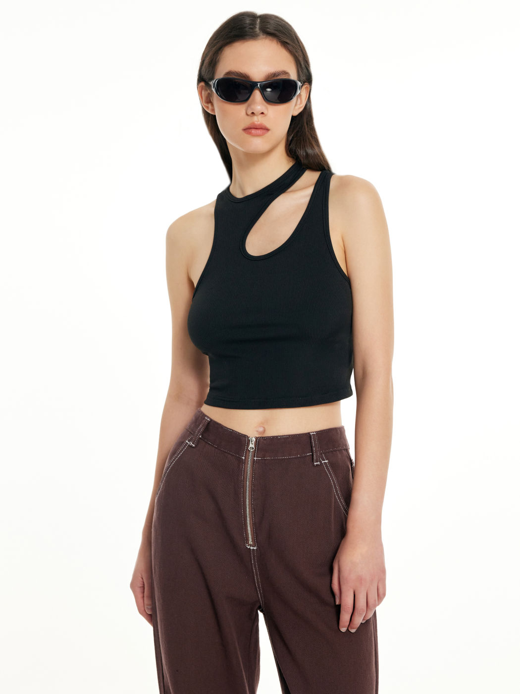 Einfarbiges asymmetrisches ärmelloses Crop Top