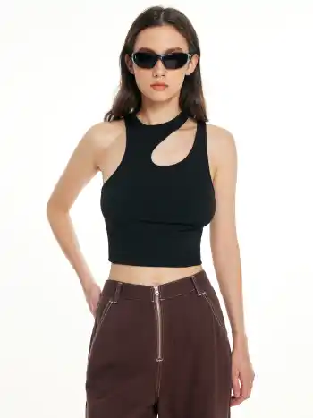Einfarbiges asymmetrisches ärmelloses Crop Top