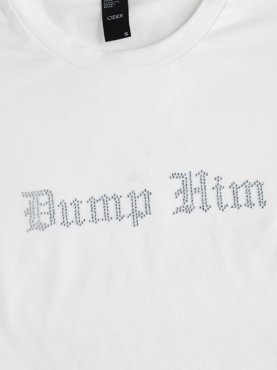 Kurzärmliges Crop-T-Shirt mit Strassbuchstaben