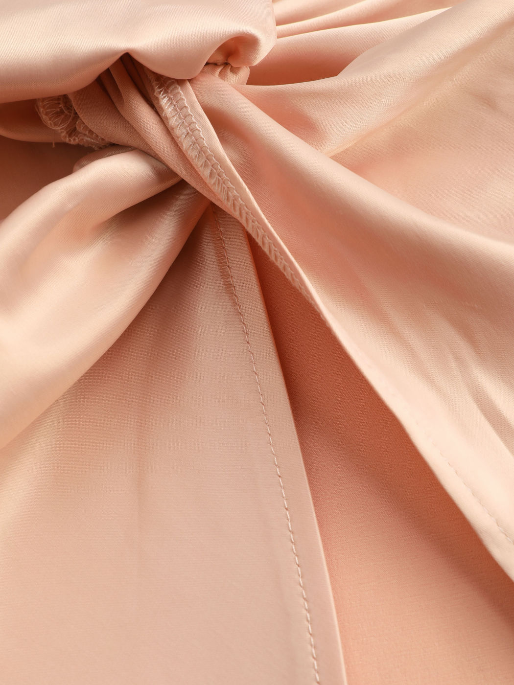 Maxikleid aus Seide mit Wasserfallausschnitt und Rüschen