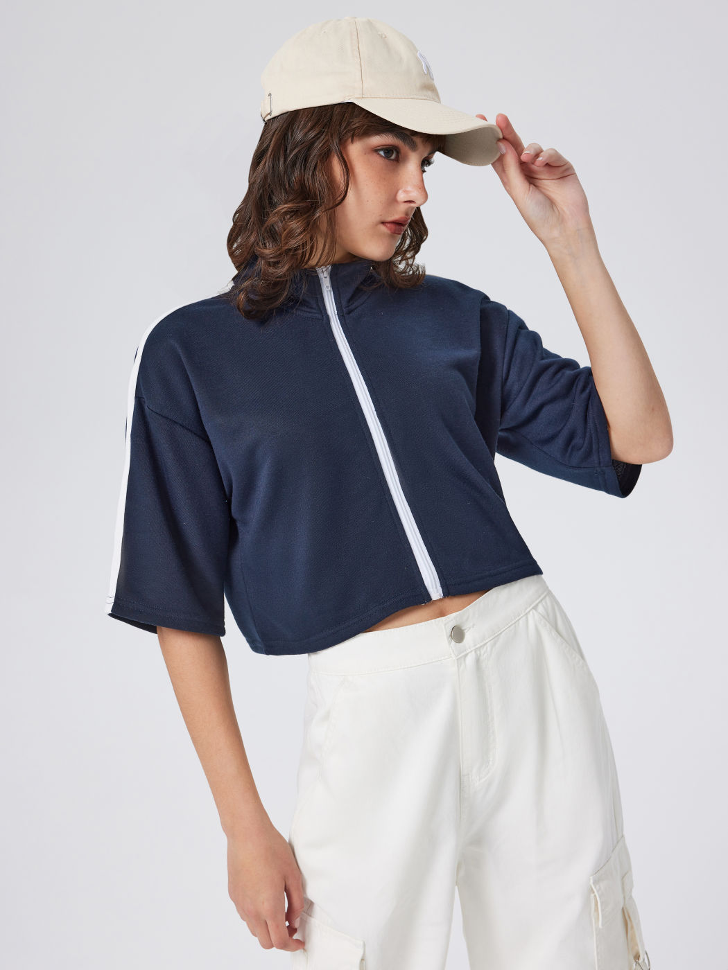 Stehkragen-Kurzarm-Crop-Top mit Reißverschluss