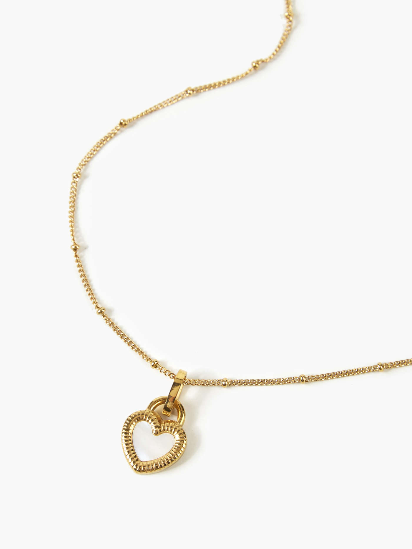 Collier avec pendentif en forme de cœur
