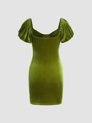 Festes Samt-Minikleid mit Schnalle und Herzausschnitt