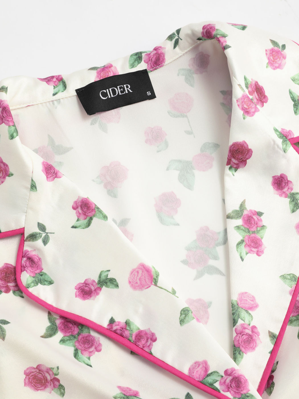  Satin Blumen V-Ausschnitt Knopfleiste Pyjama-Oberteil