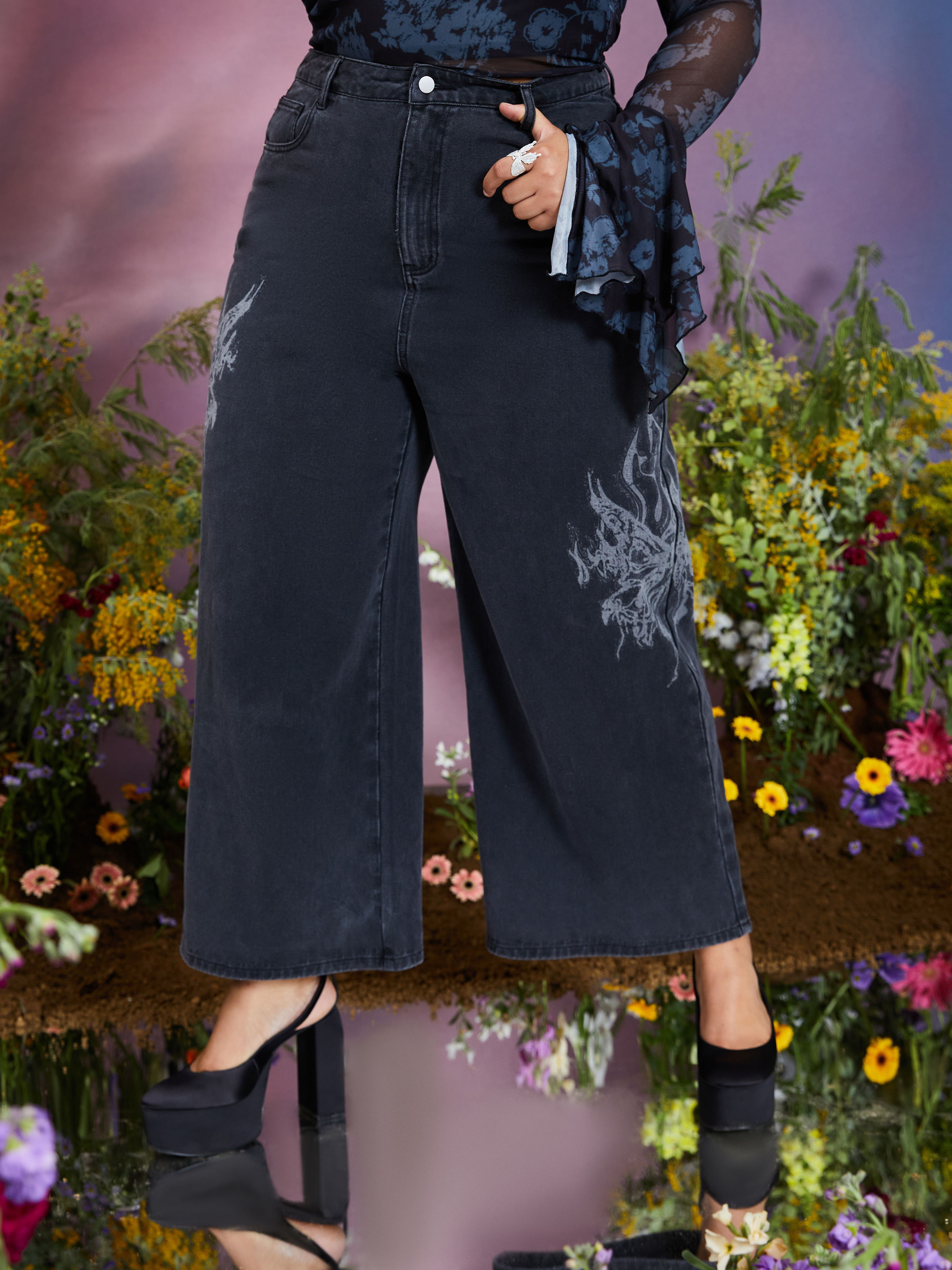 My Way Wide Leg Graphic Jeans Curve & Plus - Cider