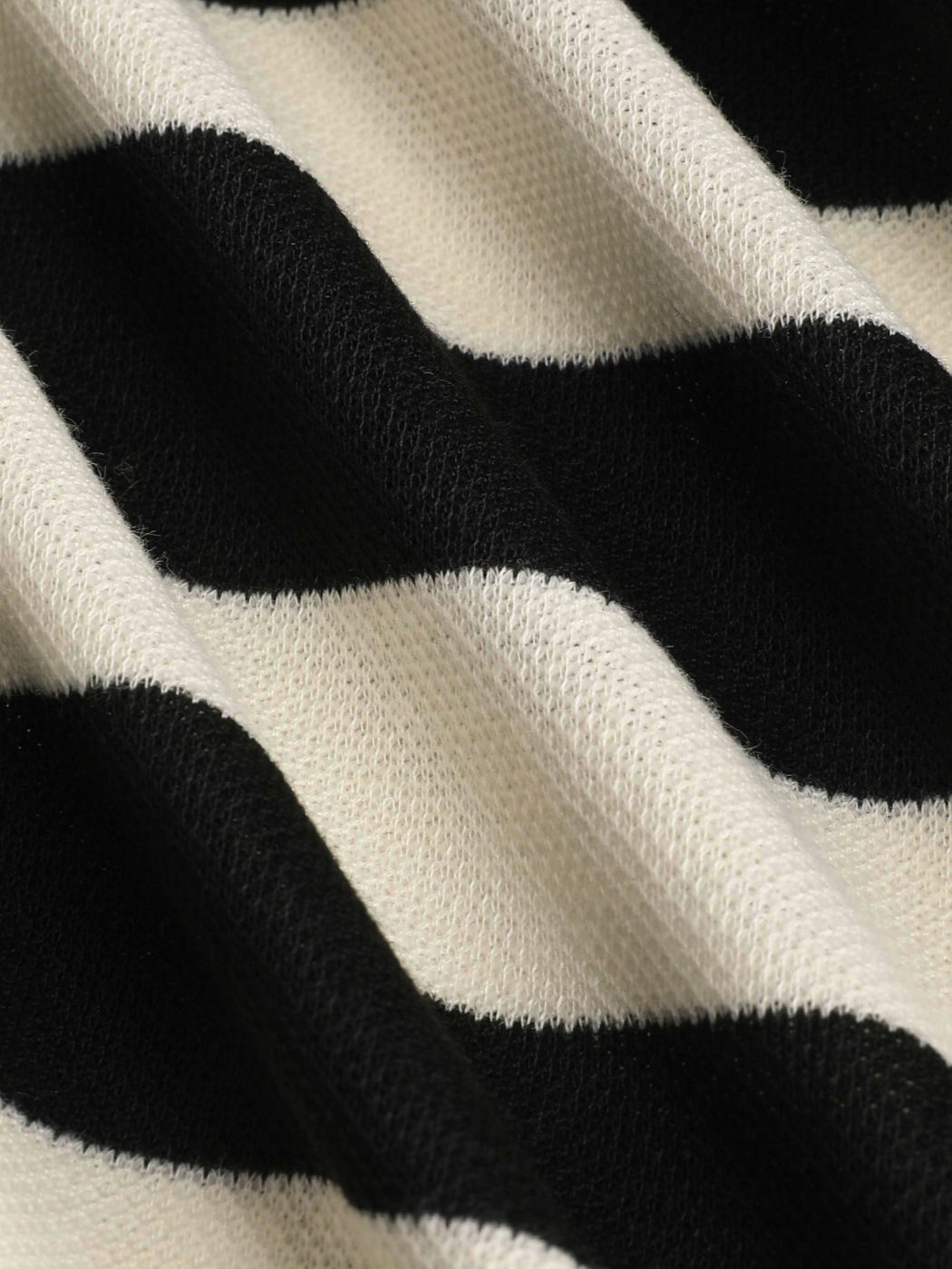  Gestreiftes Sweatshirt mit Reißverschluss und langen Ärmeln