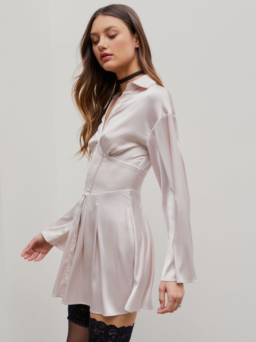  Satin Glockenärmel Korsettkleid