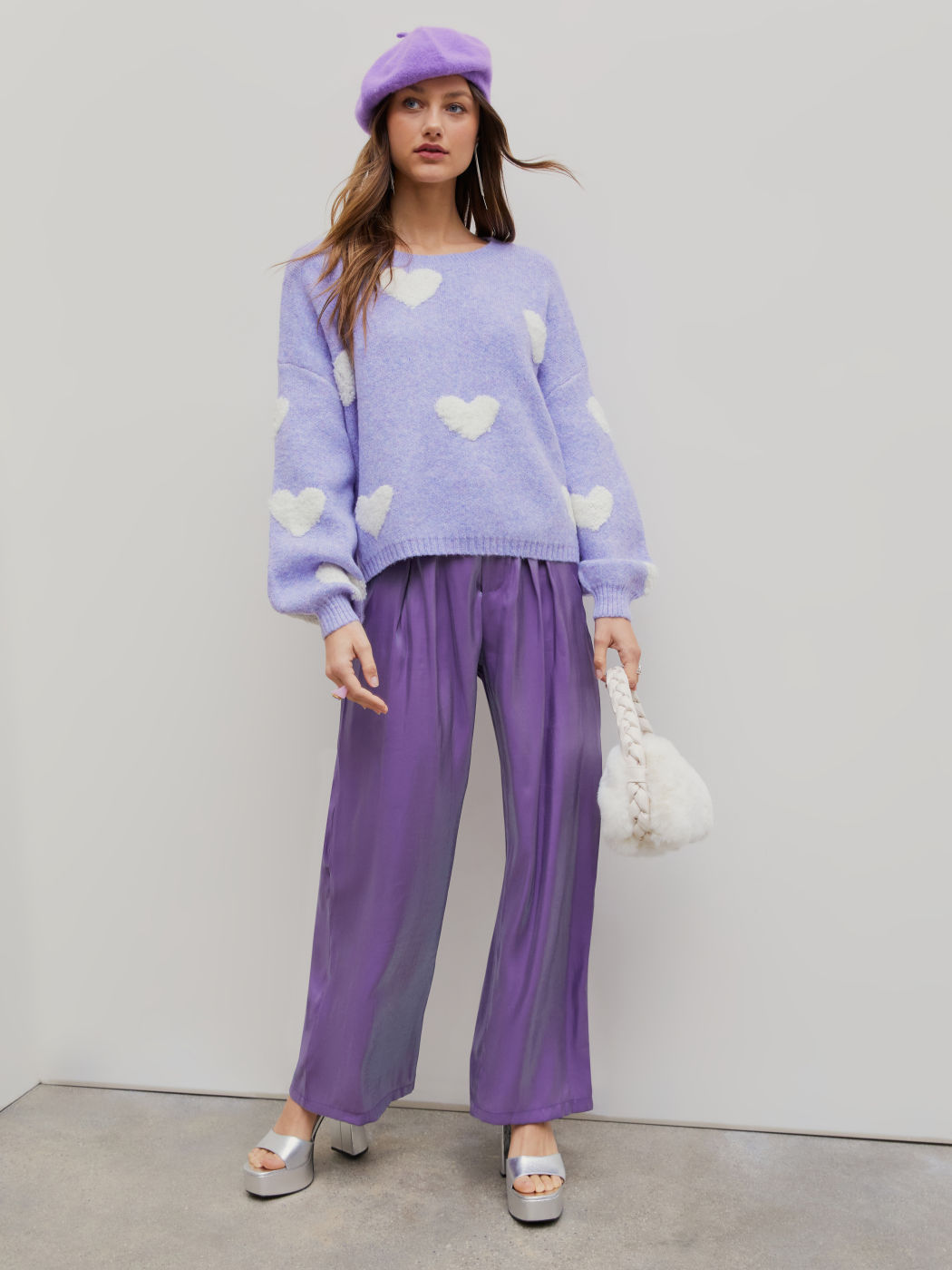 Hose mit weitem Bein und Metallic-Nähten
