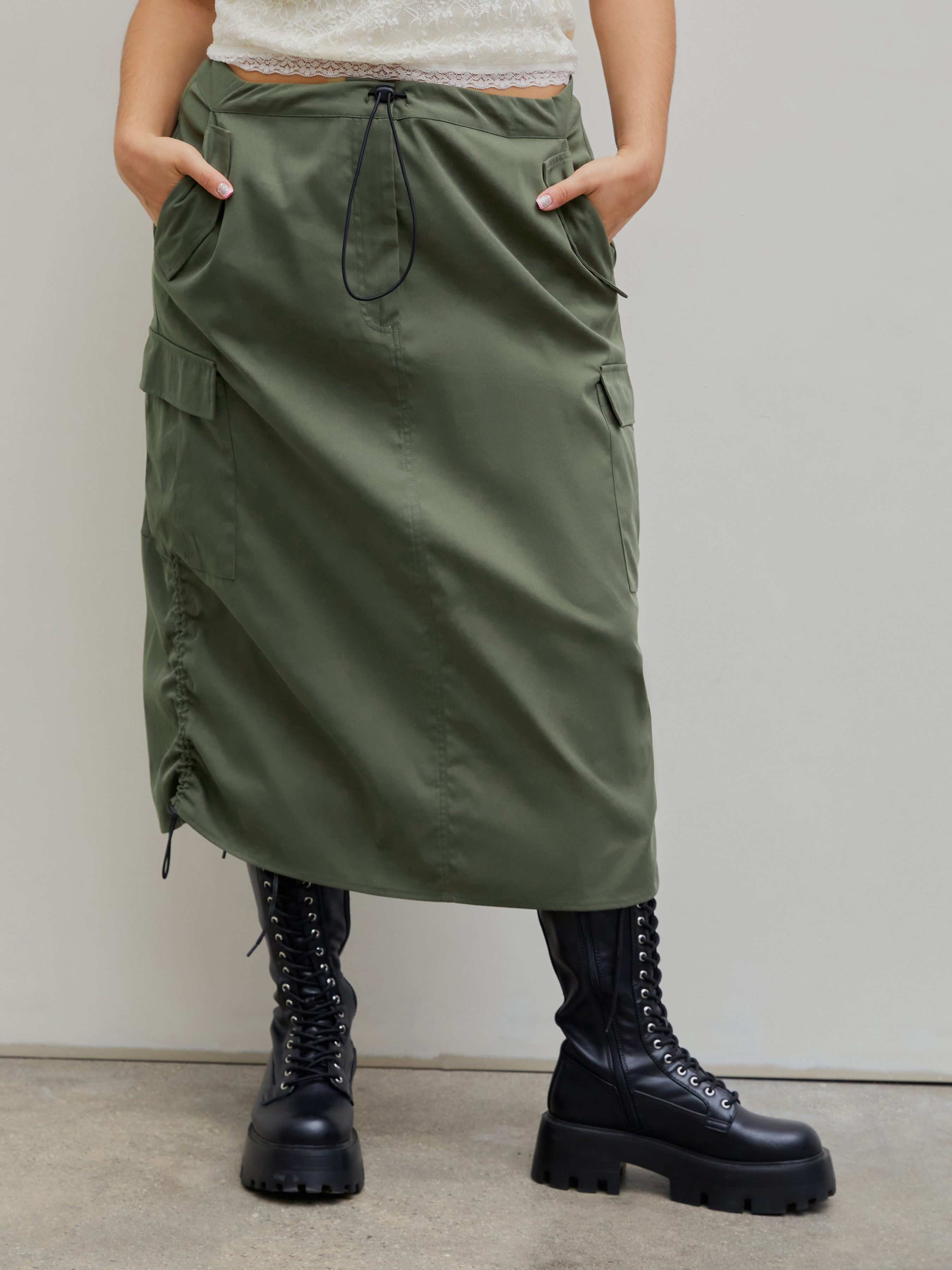 Spring Meadow Cargo Parachute Skirt Curve & Plus