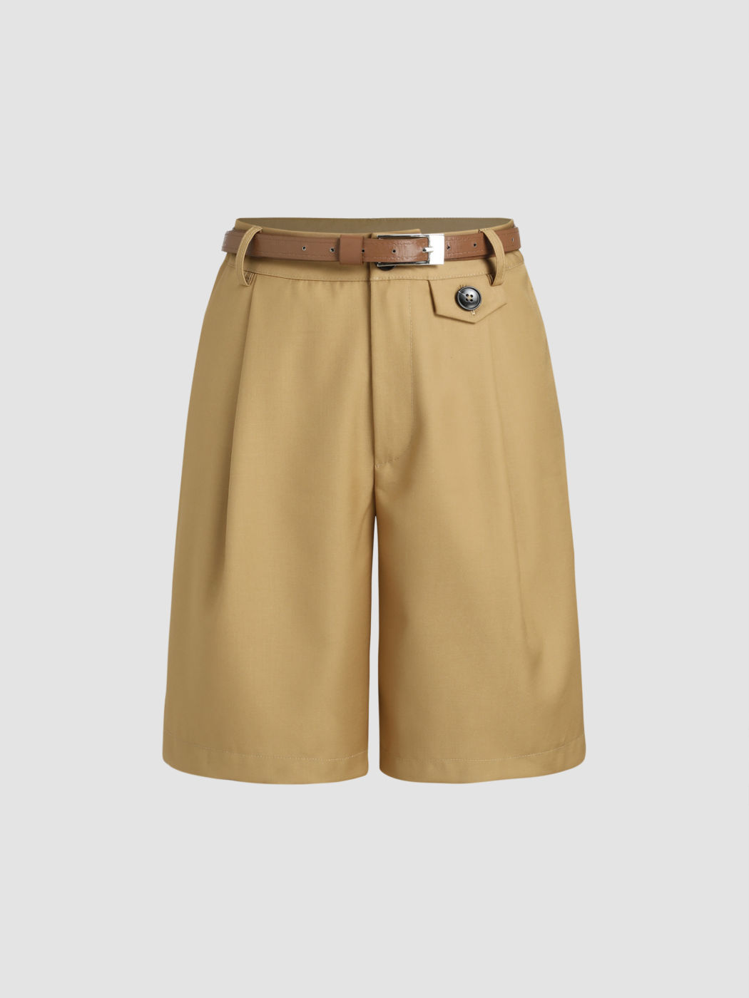 Knielange Shorts mit hoher Taille und Gürtel