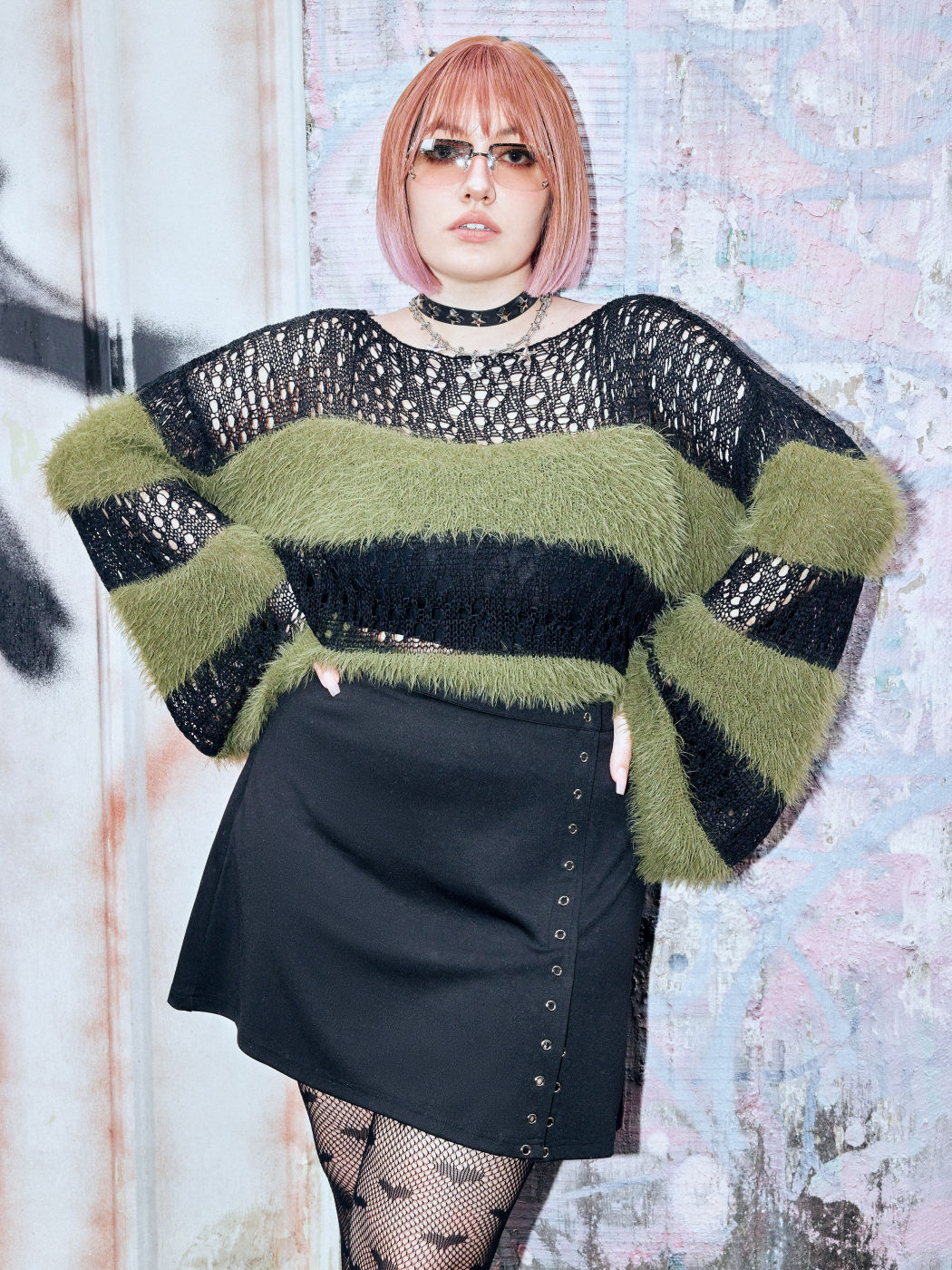 Stripe Distressed Fuzzy Bell Sleeve Strickoberteil Kurve & Plus