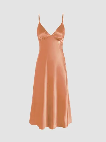Robe longue satinée unie à col en V et camisole