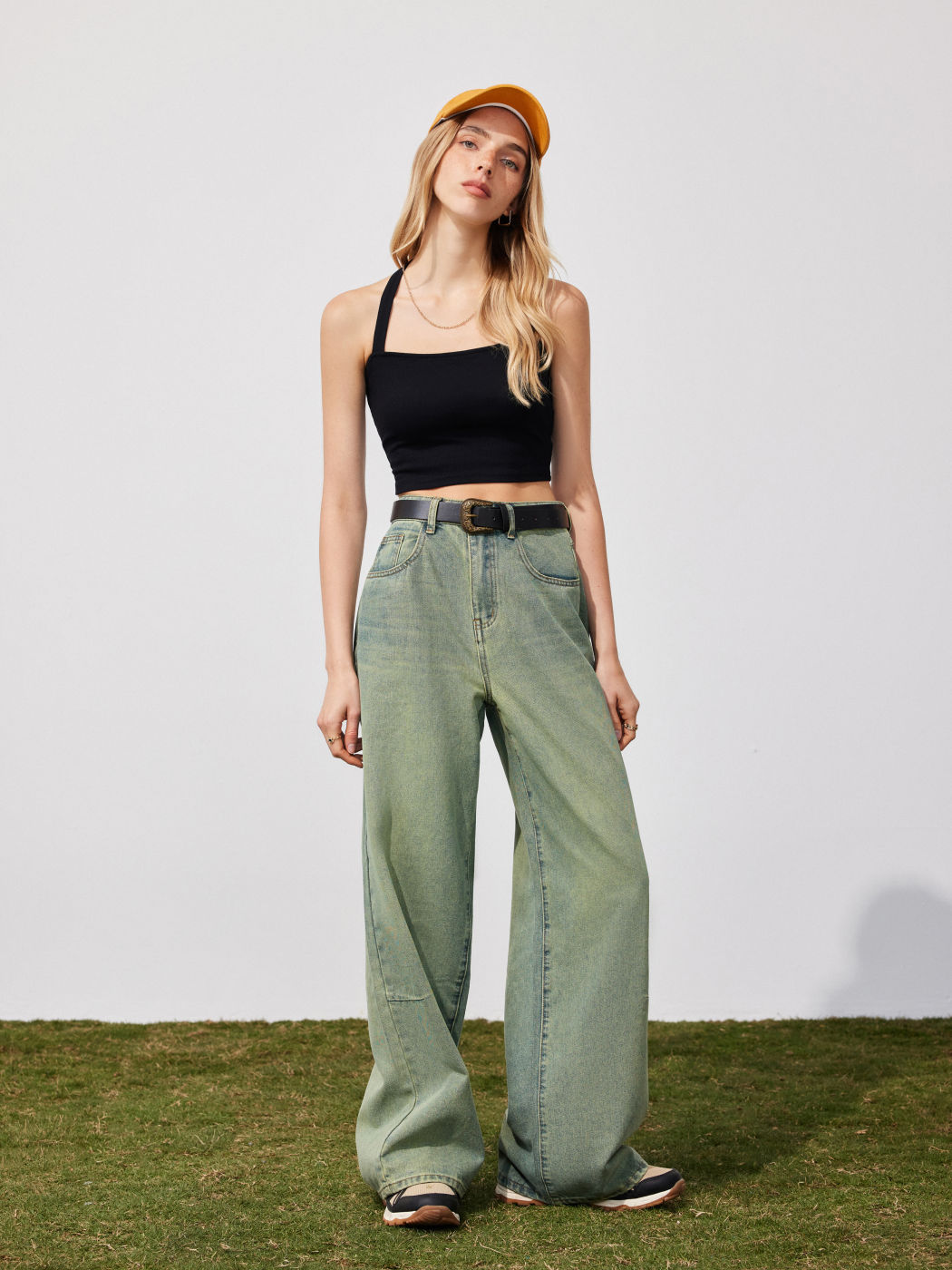Festes, geknotetes Cami-Crop-Top mit Neckholder