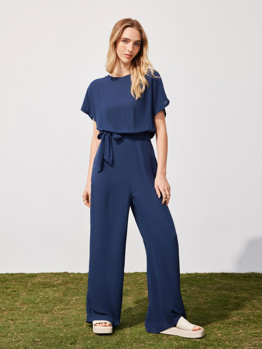 Solidr Kurzarm-Overall mit weitem Bein und Bowknot