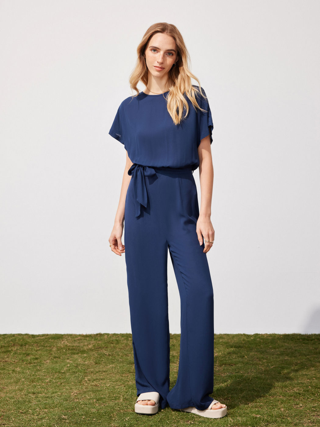Solidr Kurzarm-Overall mit weitem Bein und Bowknot