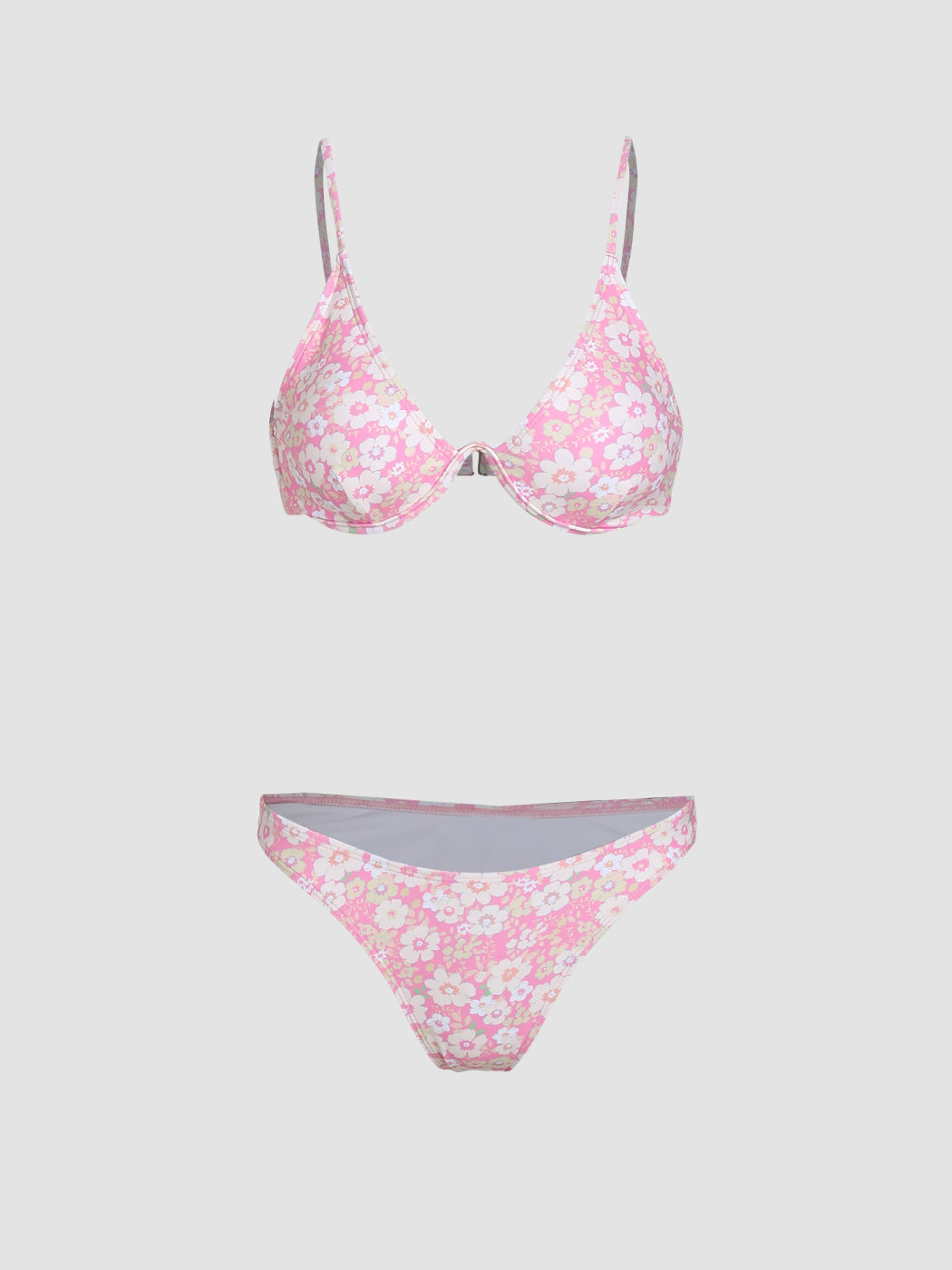 Bikini-Badeanzug mit Blumenmuster und Bügeln und Sarong
