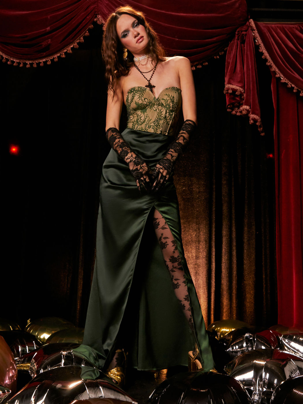 Trägerloses, geteiltes Maxikleid mit Mesh-Blumenmuster