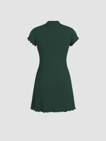 Robe courte unie avec bordure à laitue