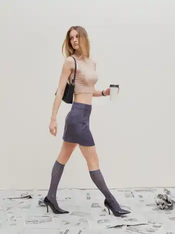 Einfarbiges asymmetrisches Crop Top