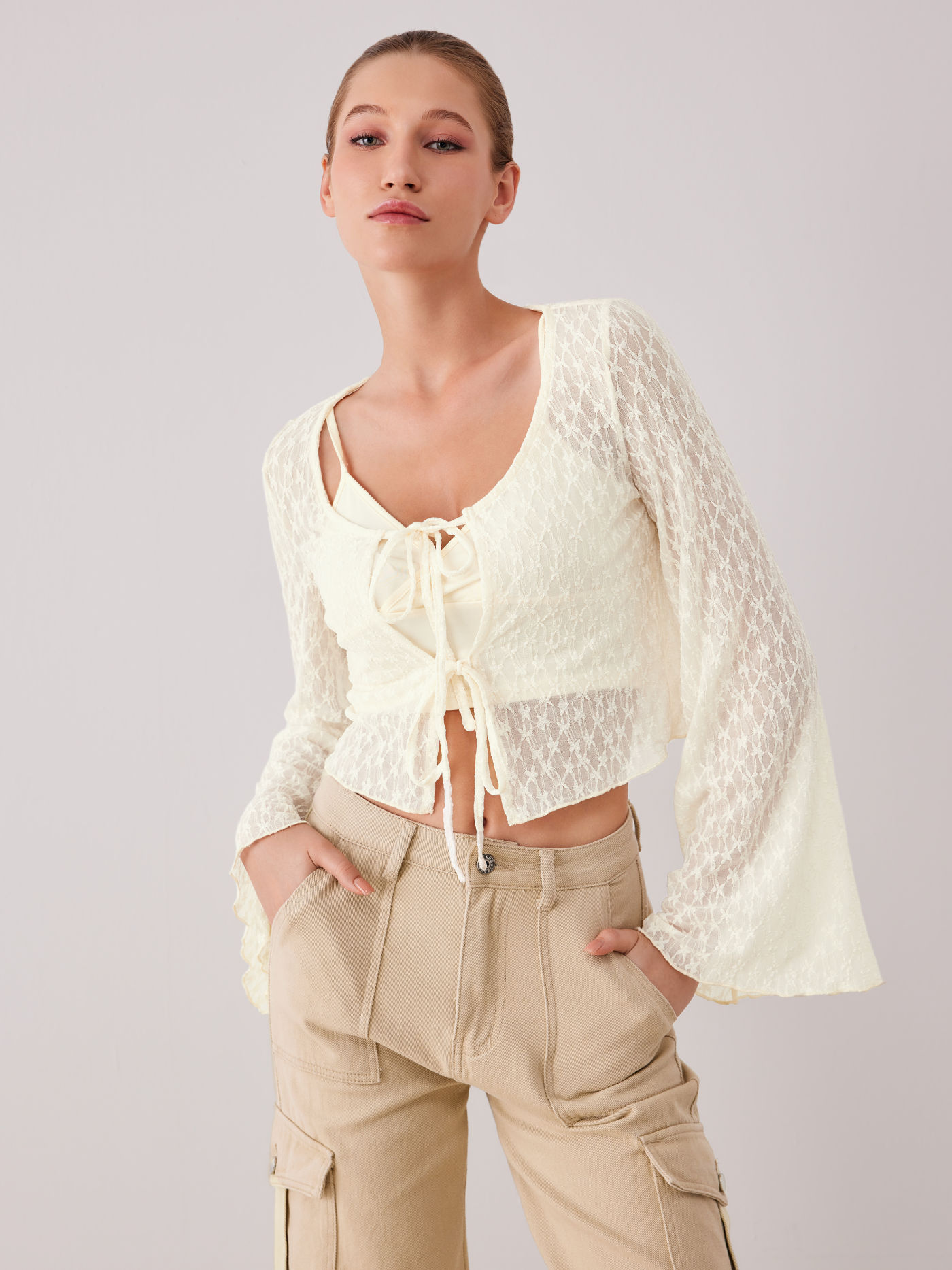 Einfarbiger Cami Crop Top & Glockenärmel Schnürbluse
