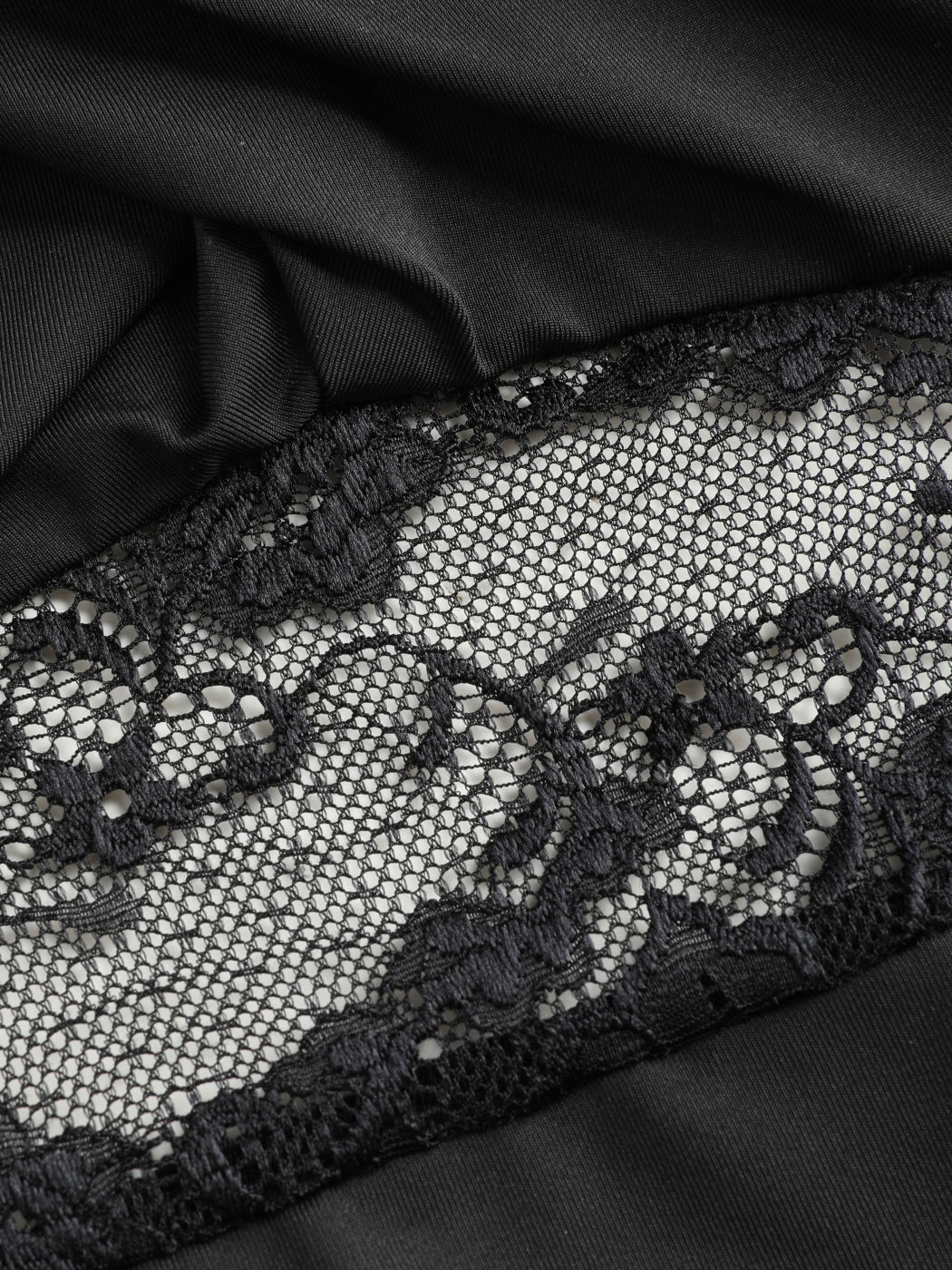 Durchsichtiges, gerafftes Minikleid aus Spitze